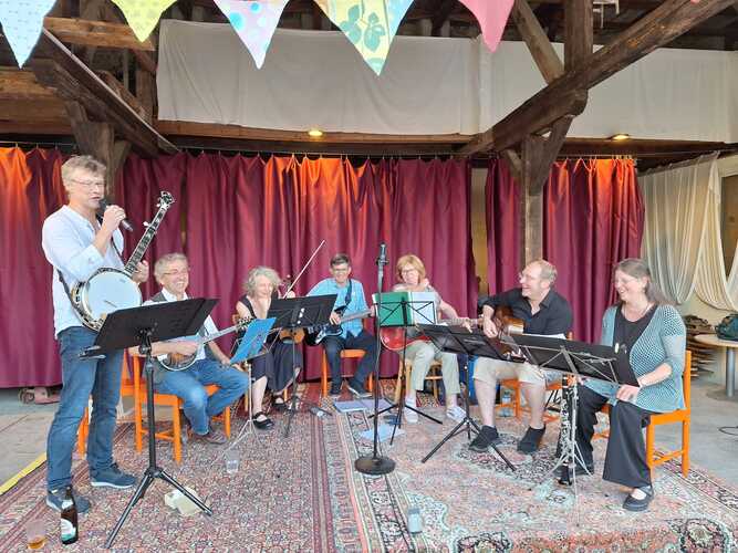 Chill and grill neighbours(4)